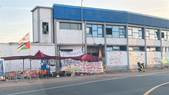 Livorno: attraccata la nave israeliana, i portuali incrociano le braccia