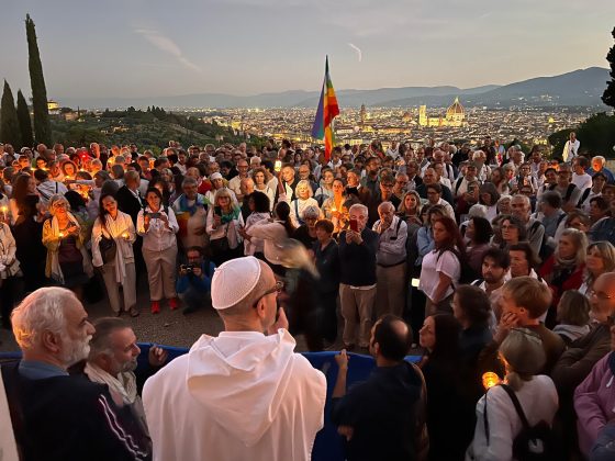 In cammino per la pace. La marcia silenziosa di Firenze fino alla luce di San Miniato