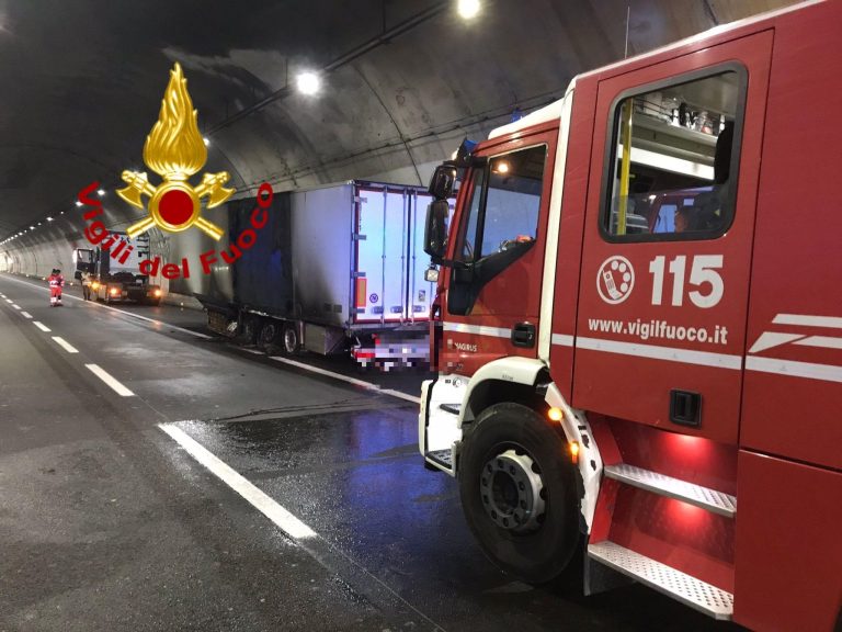 Incidente in galleria, riaperta l’A1 fra Bologna e Firenze