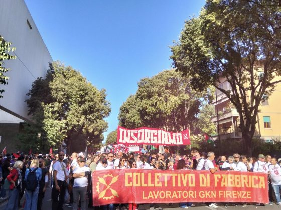 Ex Gkn, il corteo attraversa Novoli. “Siamo in diecimila”