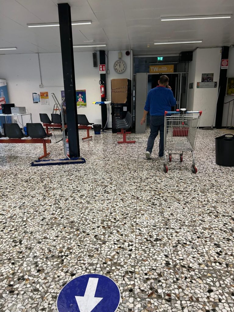 Vandali al Meucci di Firenze, preside ‘come una bomba’