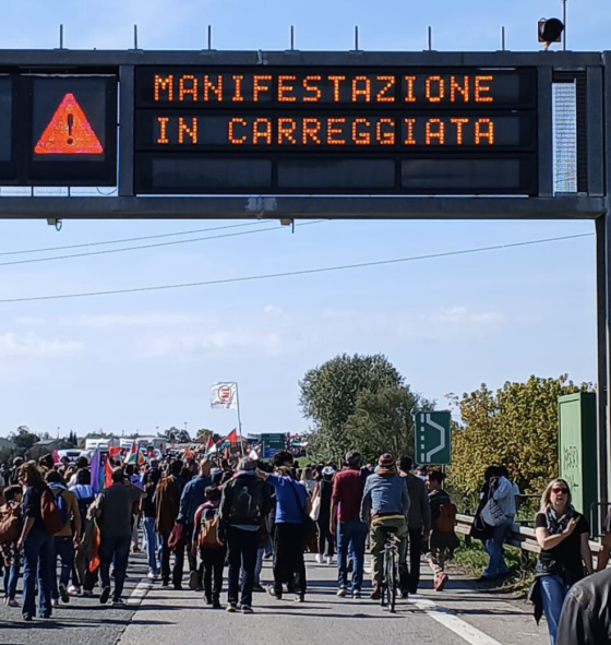 Sciopero, superstrada Firenze-Livorno bloccata a Pisa