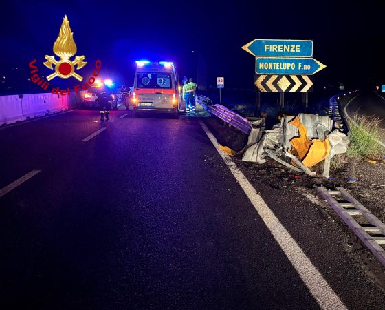 Camion contro guardrail in Fi-Pi-Li, 4 km coda per ripristino
