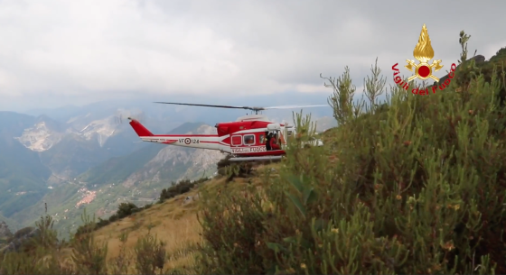 Individuato l’elicottero caduto nell’Aretino, è distrutto. A bordo due toscani