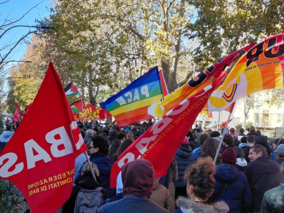 Sindacati di base: 4 mila in corteo  a Firenze contro la finaziaria e l’economia di guerra