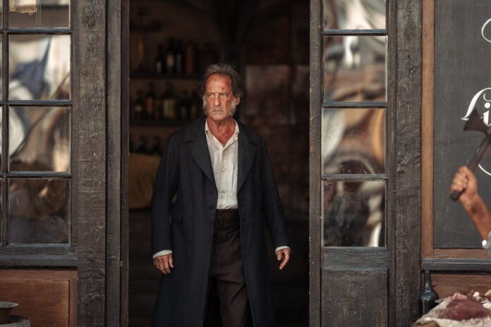 8476x5651 MISERABLES_DSC01584-35 ® Photo Christophe BRACHET © 2026 Eskwad Curiosa Films Studiocanal TF1 Films production