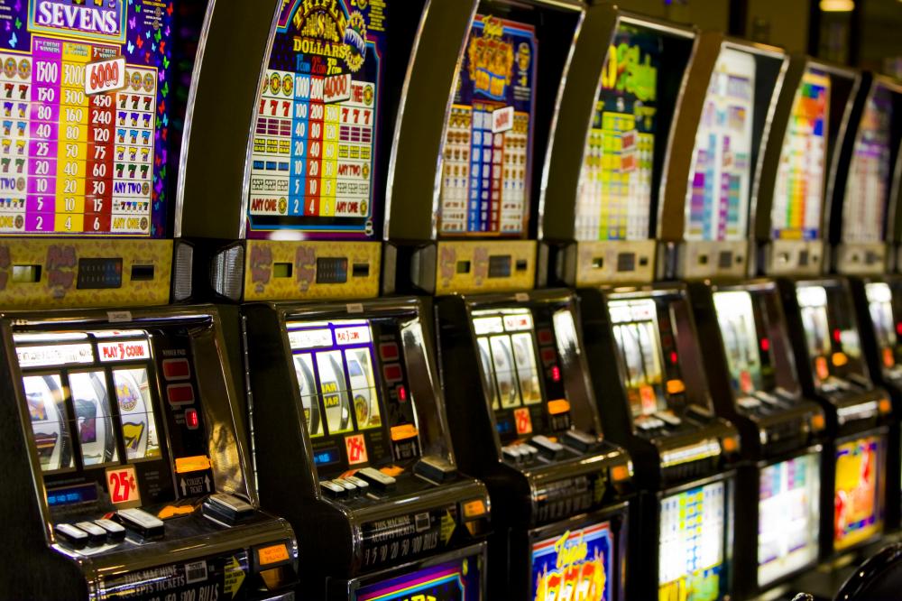 Apparecchi illegali, simili a slot, sequestrati nel Pisano