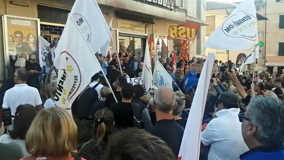 “Piombino non molla”, oltre 3mila in piazza