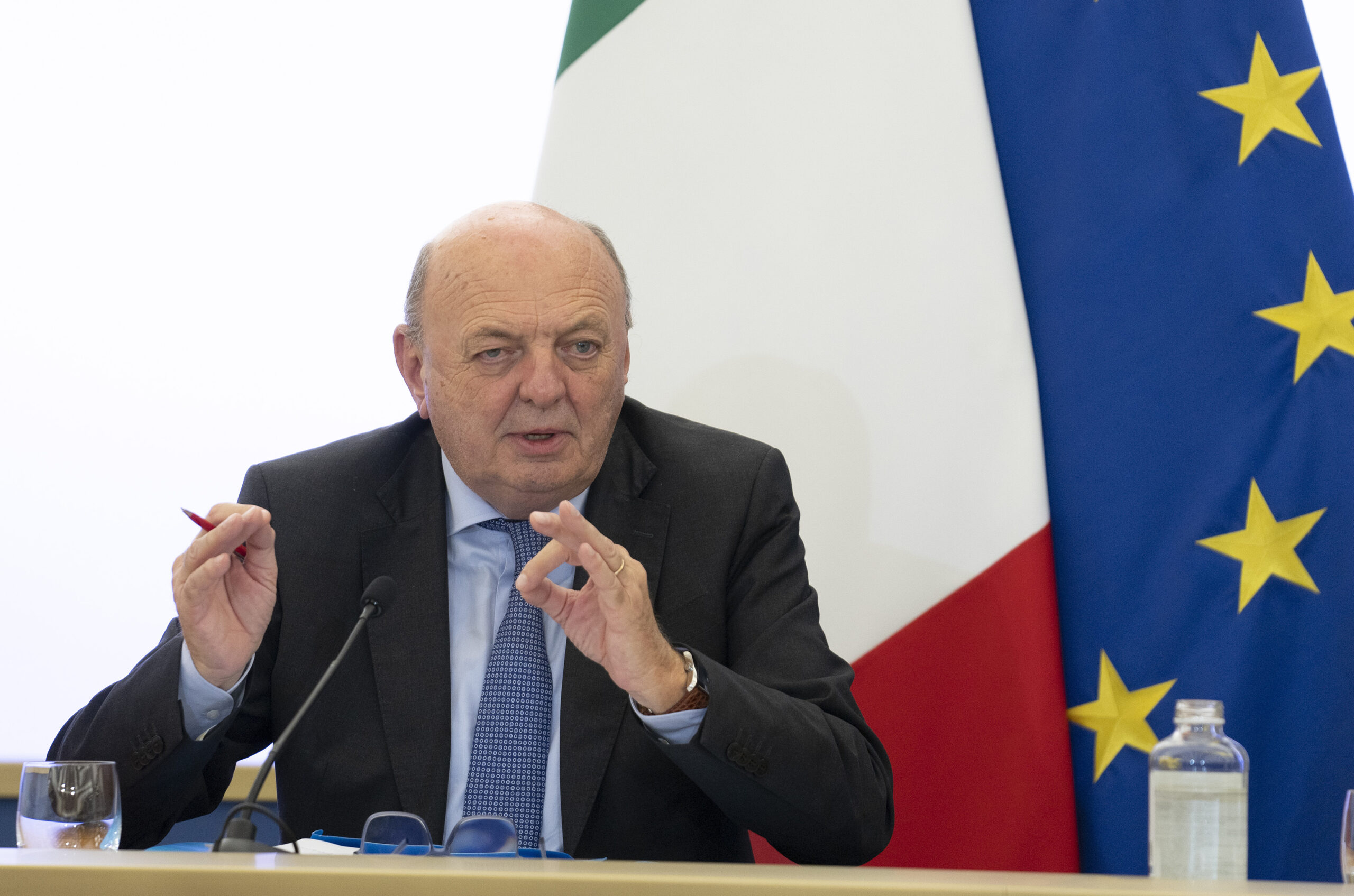 Ministro Pichetto: “Se non abbiamo i 5 miliardi di metri cubi di rigassificazione di Piombino, non facciamo il prossimo inverno”