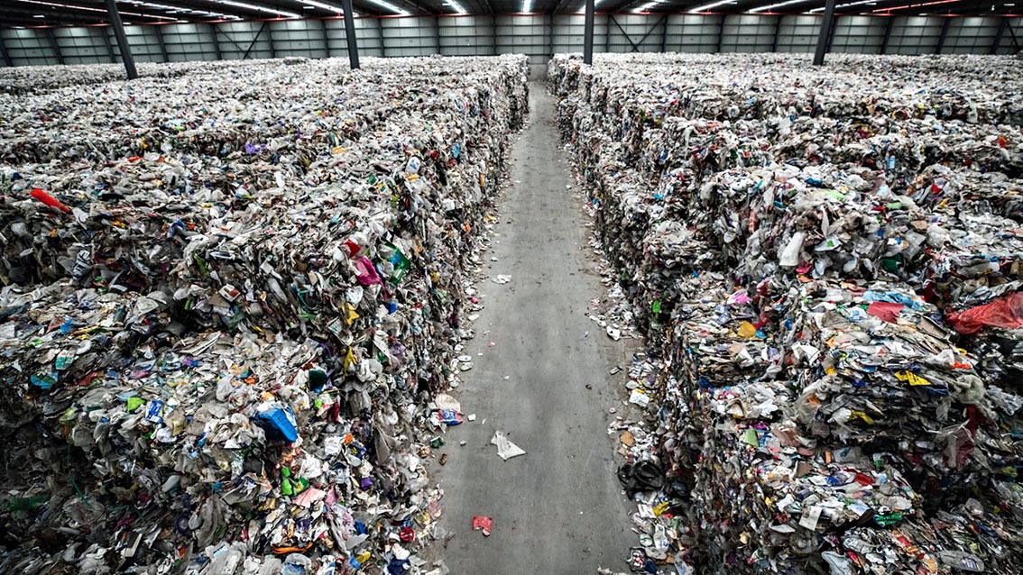 Plastica, quanto ne ricicliamo veramente? Secondo Greenpeace, negli USA si arriva al 5%