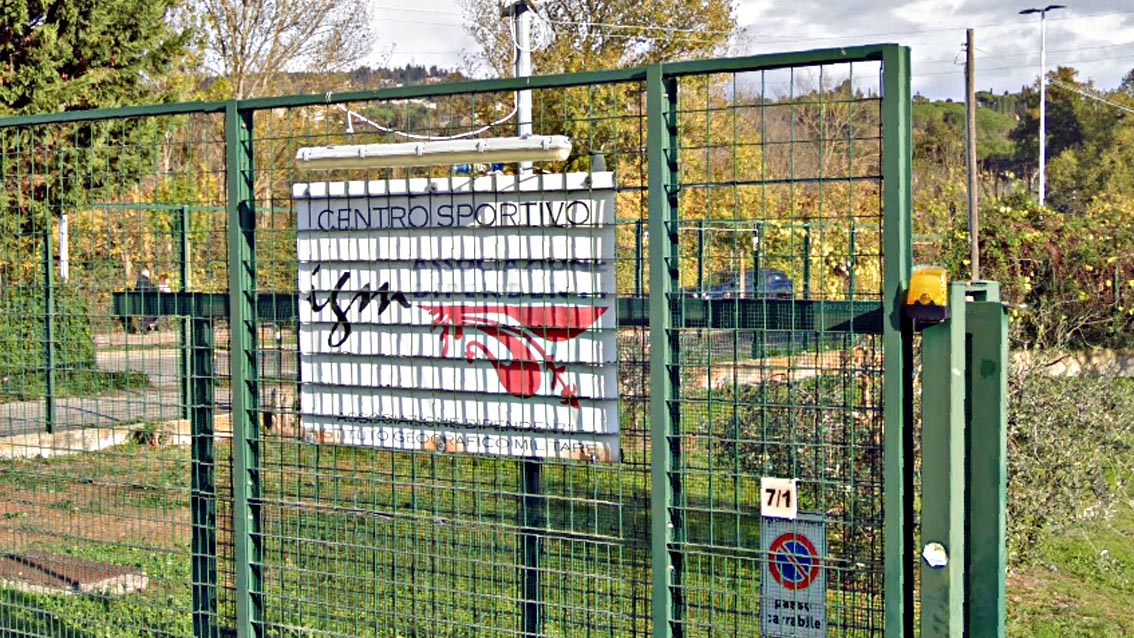 Taniche di benzina trovate vicino al circolo sportivo del’Istituto Geografico Militare a Firenze