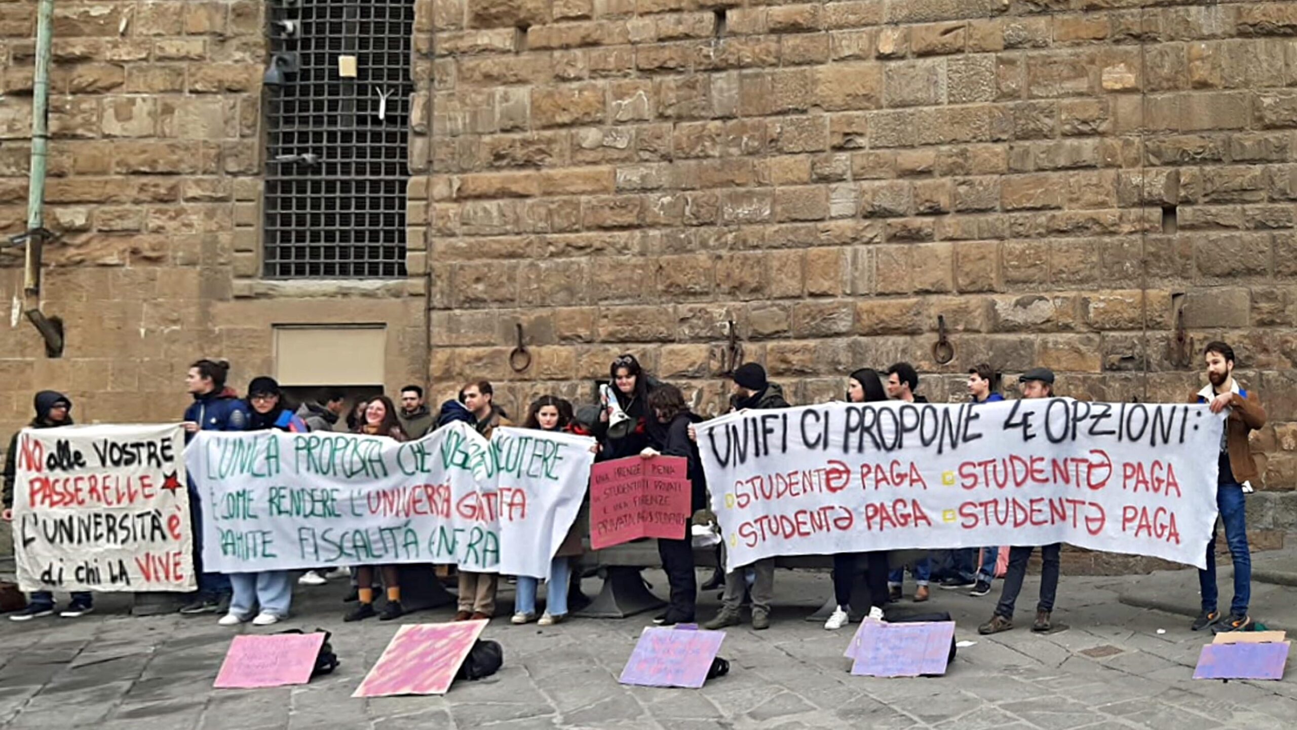 Presidio di protesta degli studenti per inaugurazione anno accademico