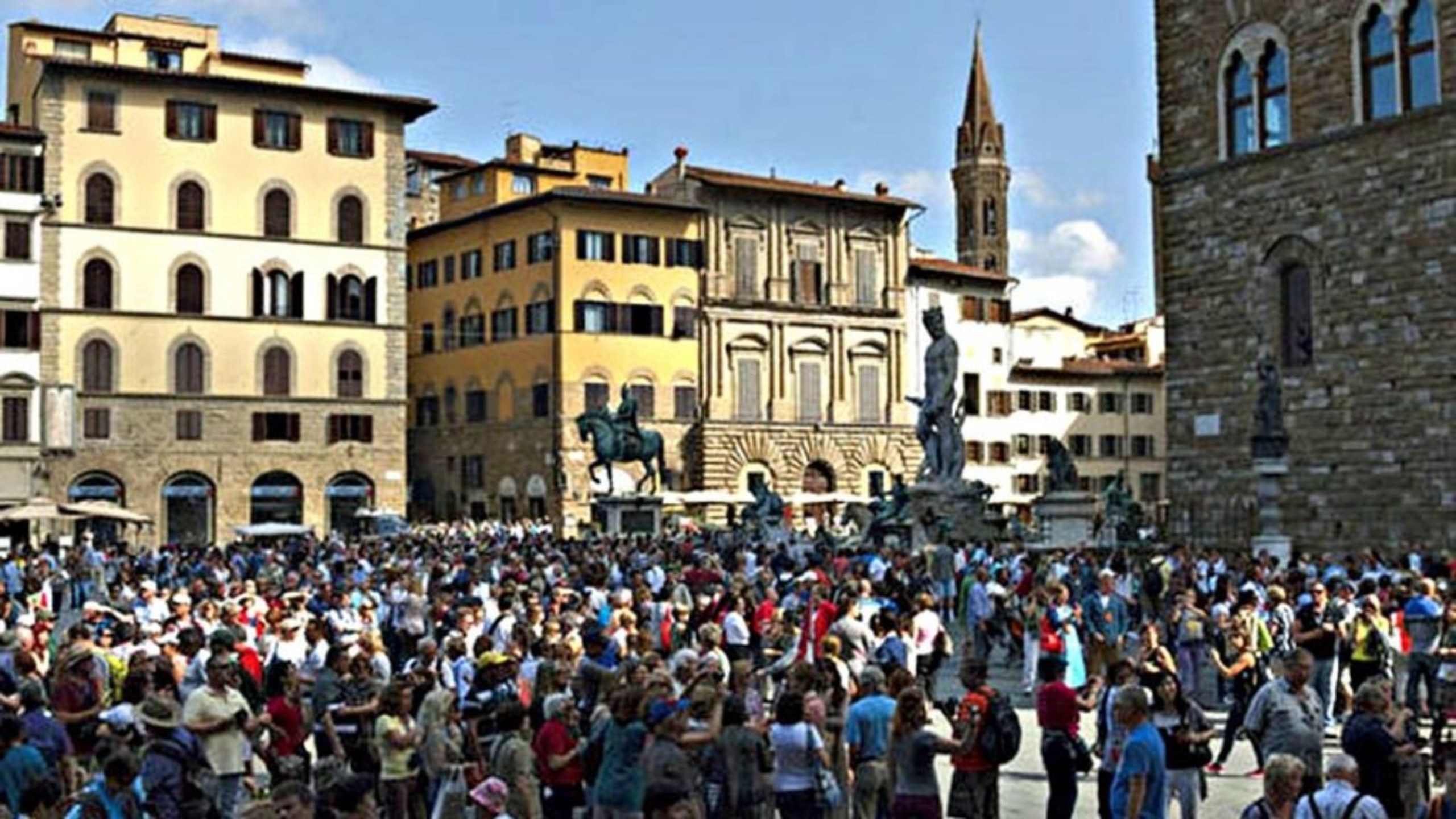 Boom dei turisti stranieri durante i ponti di questa primavera nelle ‘città d’arte’, Firenze sul podio