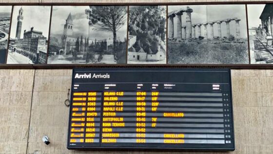 Carro Deragliato, Intercity fermo trainato via dopo 8 ore, 160 bloccati tutta la notte. Giani, ‘massima solidarietà ai pendolari’.