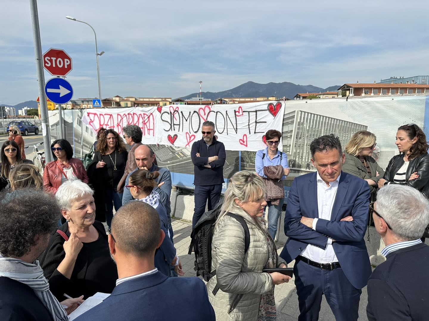 Il sindaco Conti al presidio per la psichiatra aggredita, dott.ssa Barbara Capovani