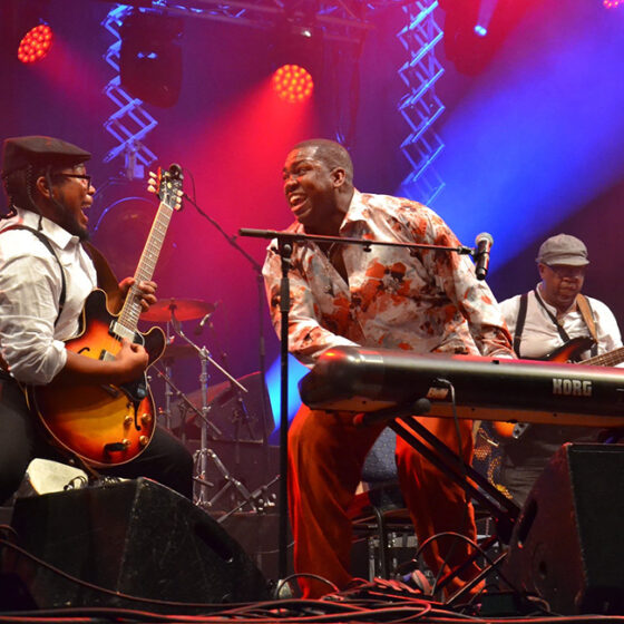 Kevin Gullage & The Blues Groovers in concerto