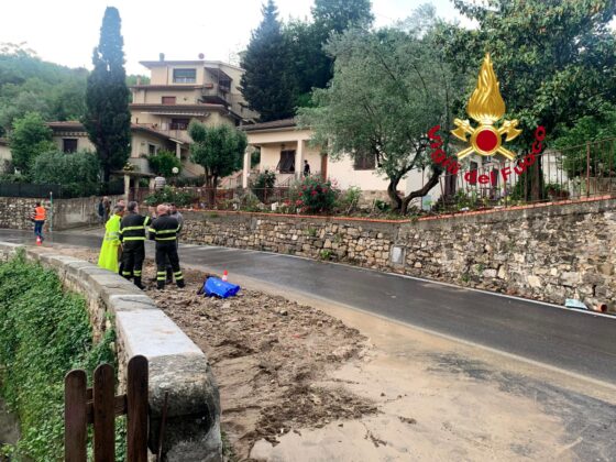 Bomba d’acqua a Bagno a Ripoli, case e strade allagate