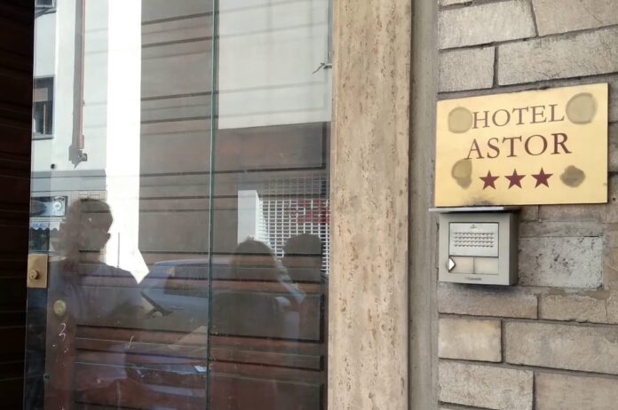 bambina scomparsa kata ex astor