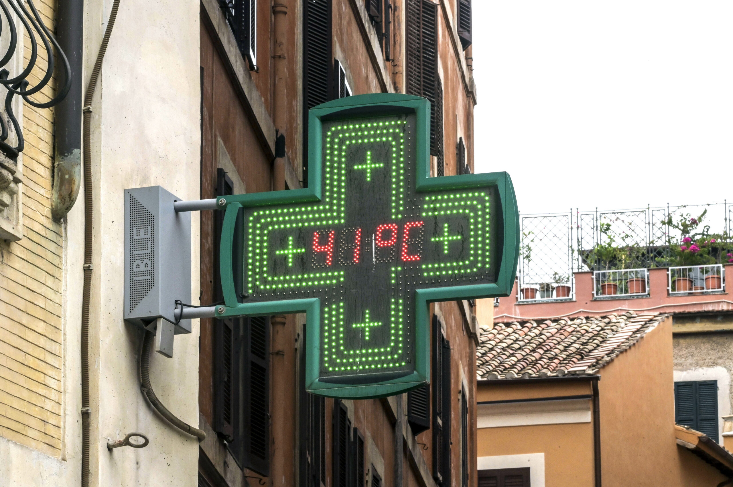 Quali strategie ha messo in campo Firenze per difendere i deboli dal caldo