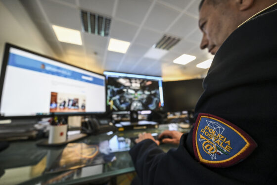 Pedofilia on line:  in Toscana 8 arresti e 16 denunce per sfruttamento