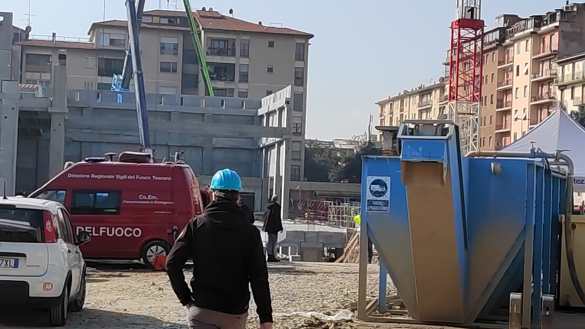🎧 Crollo Firenze: proseguono ricerche ultimo operaio, pm torna in cantiere