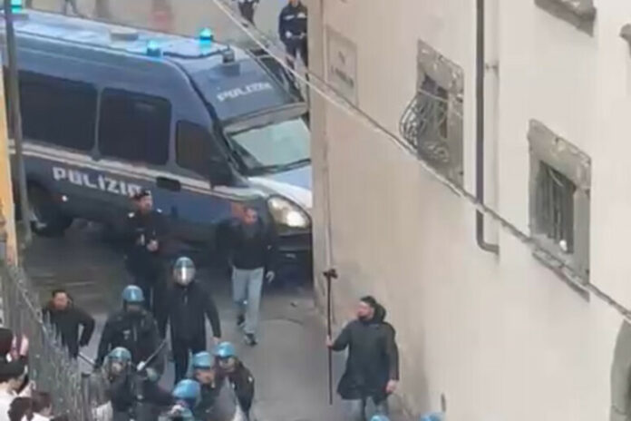 Cariche Pisa, scontri