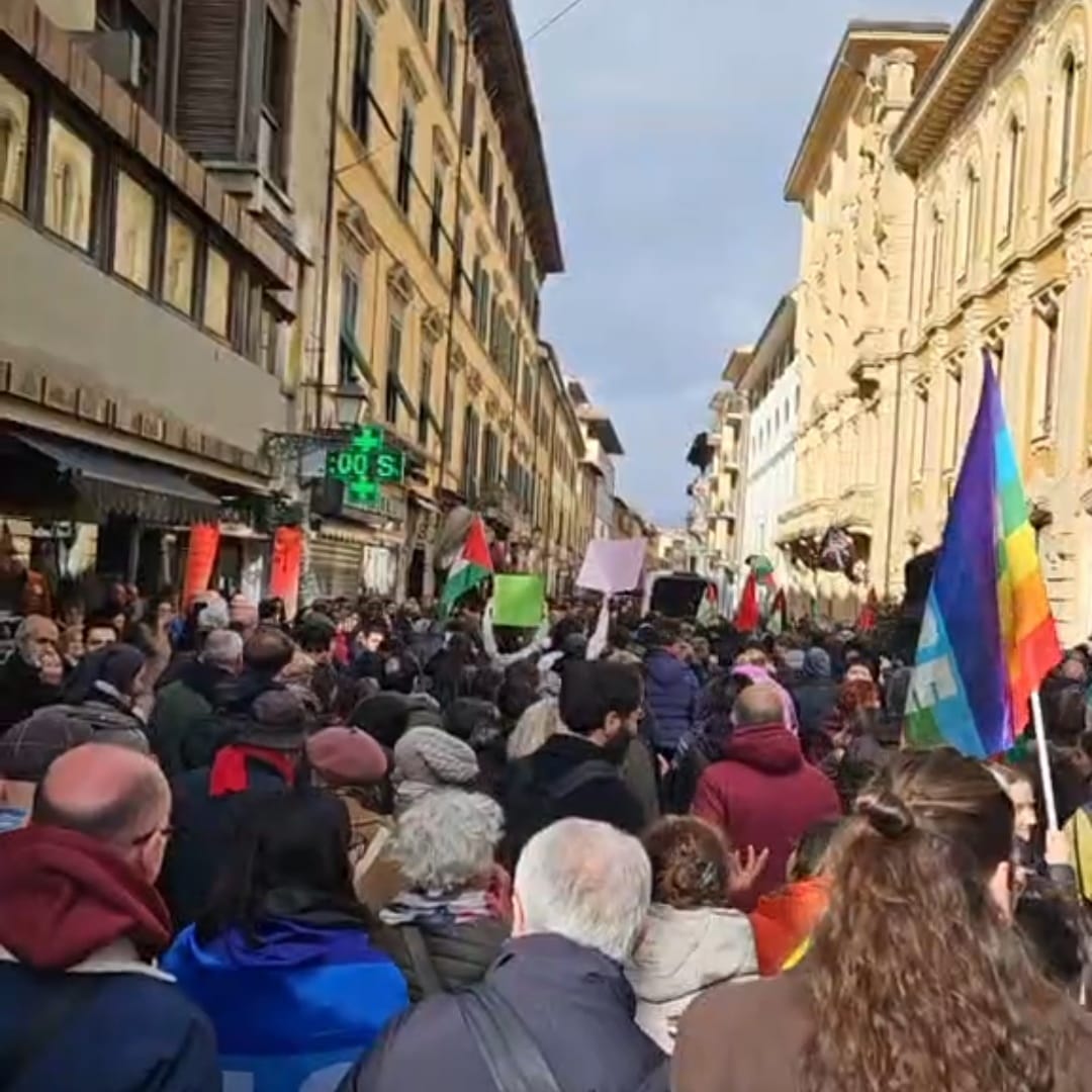 🎧 Cortei: migliaia a Pisa con gli studenti